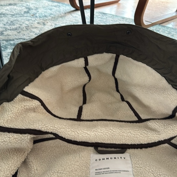 Community Autonomy Green Parka - Picture 12 of 14